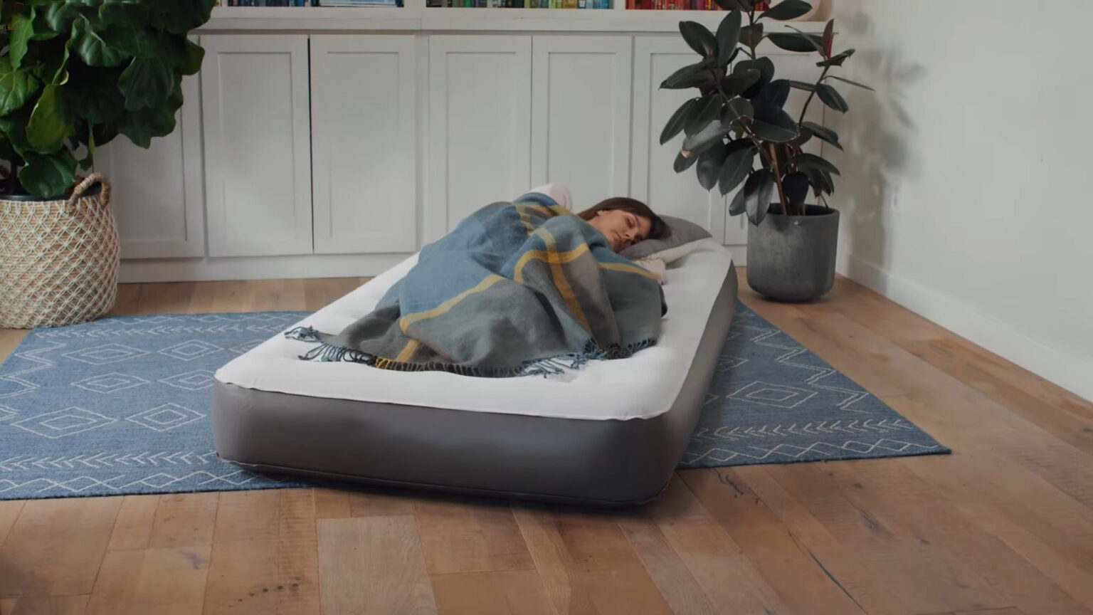 Camping Cots Versus Air Mattresses Which One to Go for?