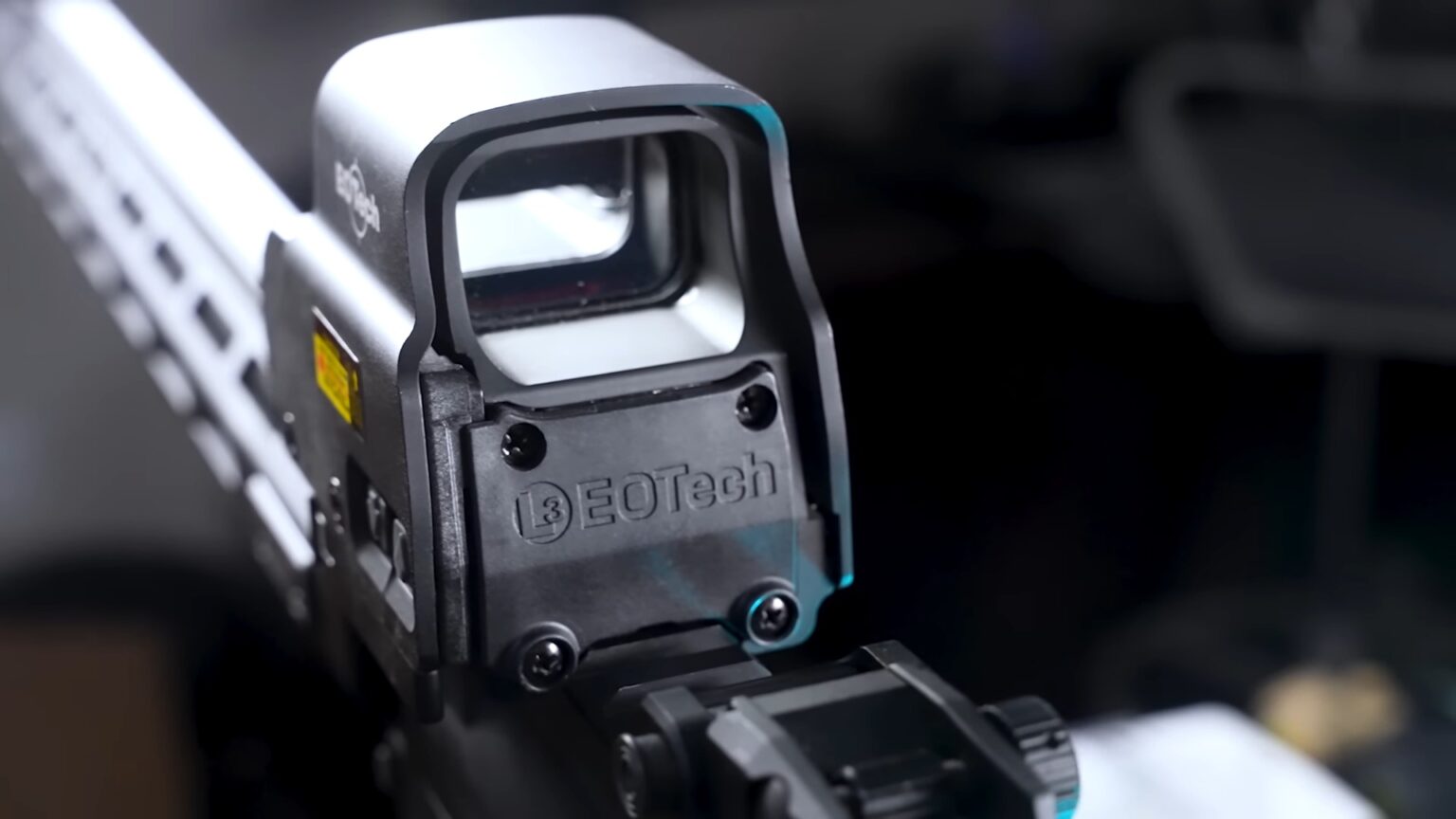 Red Dot vs. Scope for AR15 for Hunting What You Need to Know